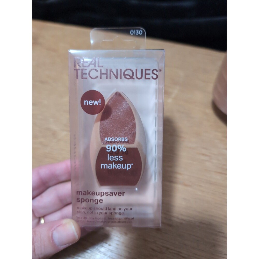 Real Techniques Makeup Saver Sponge